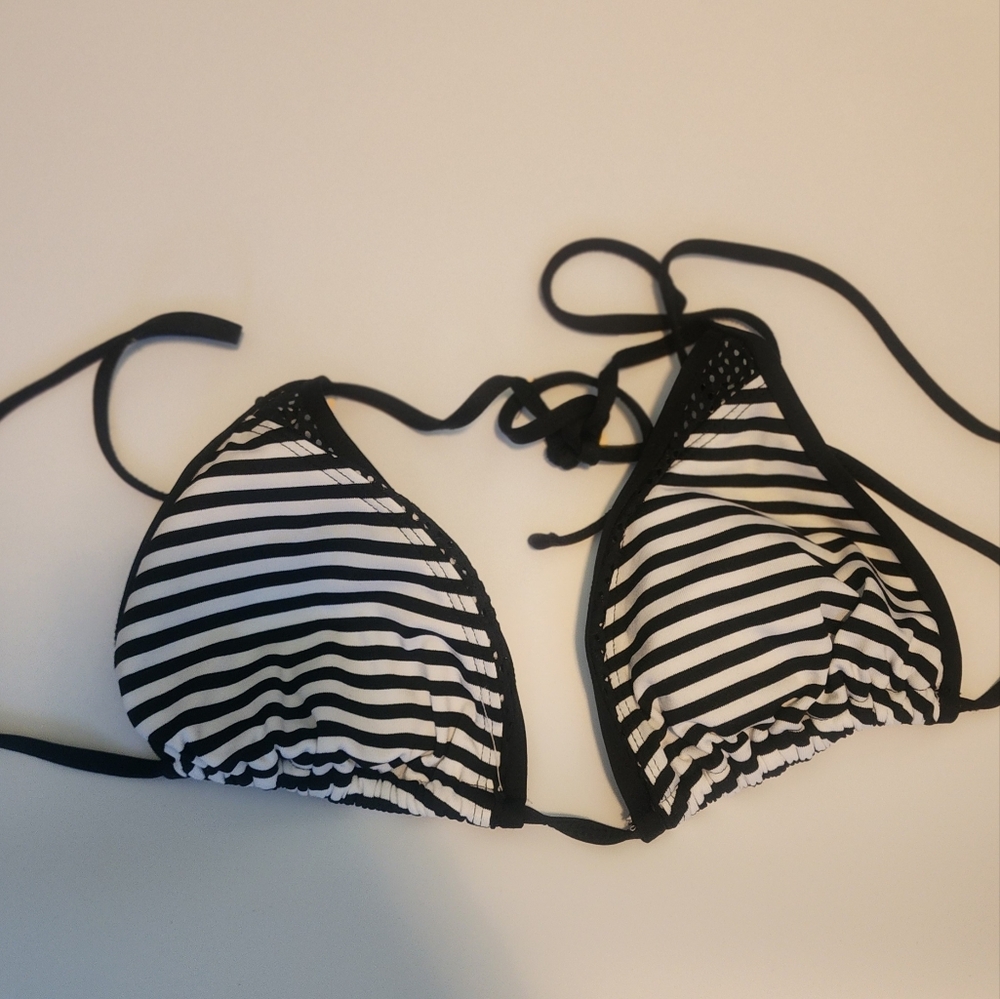 Stripped Bikini top- black/white